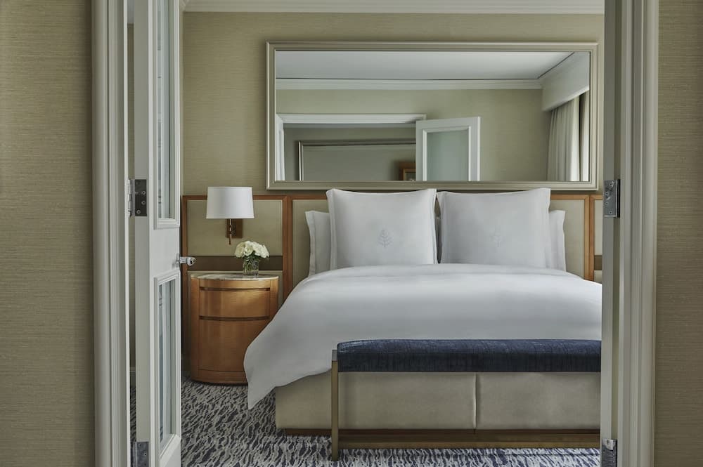 Four Seasons Hotel Chicago accommodation