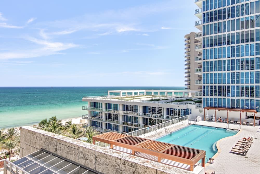 Carillon Miami Wellness Resort accommodation