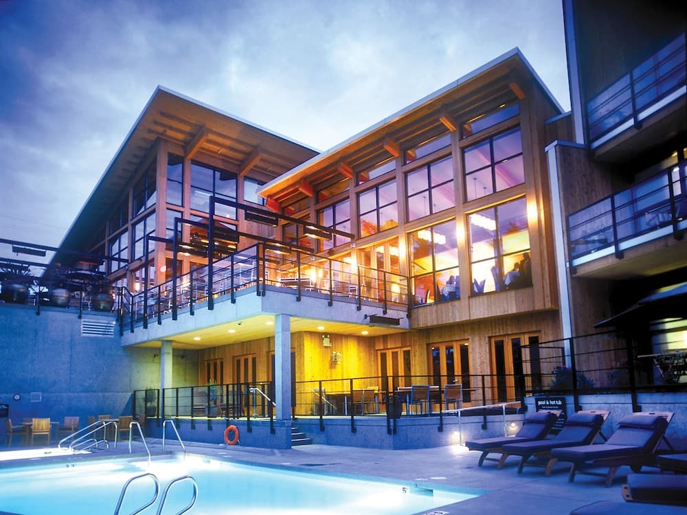Brentwood Bay Resort accommodation