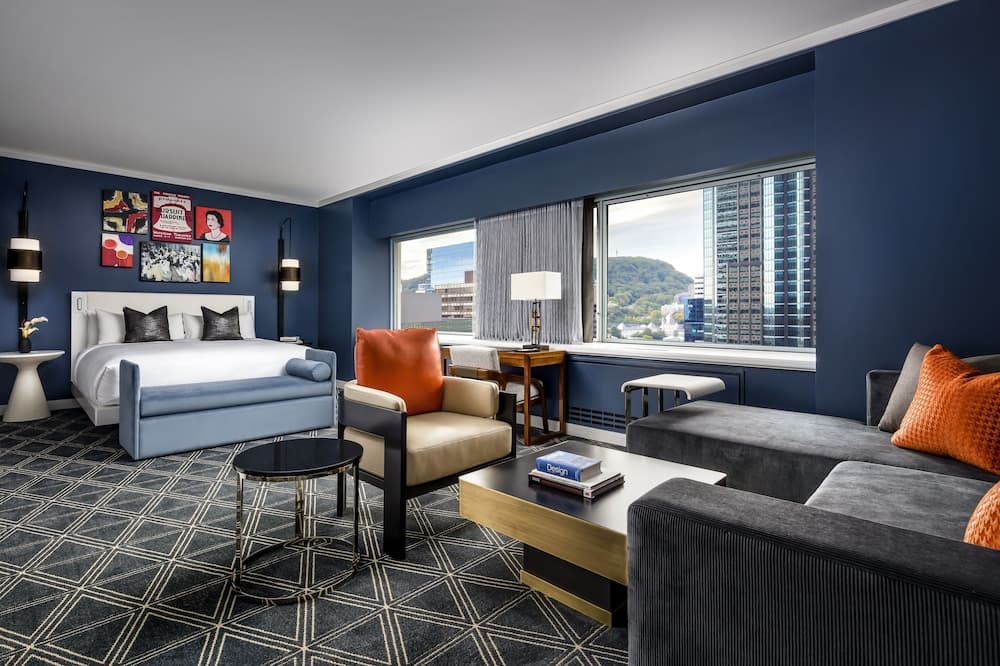 Fairmont The Queen Elizabeth Gold Experience accommodation