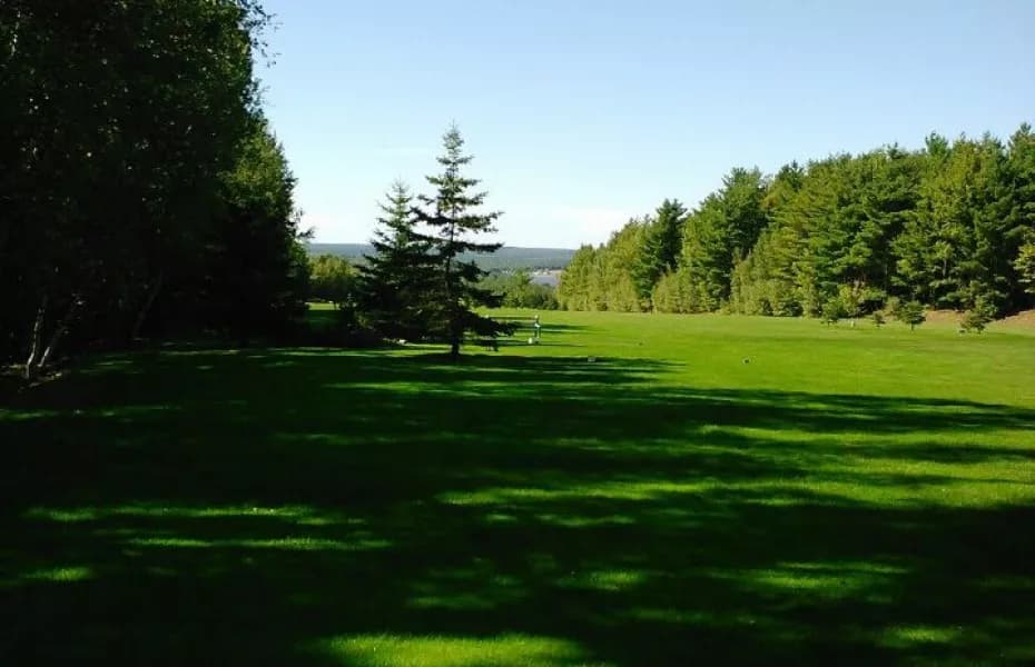 Bearspaw Country Club — golf in Alberta