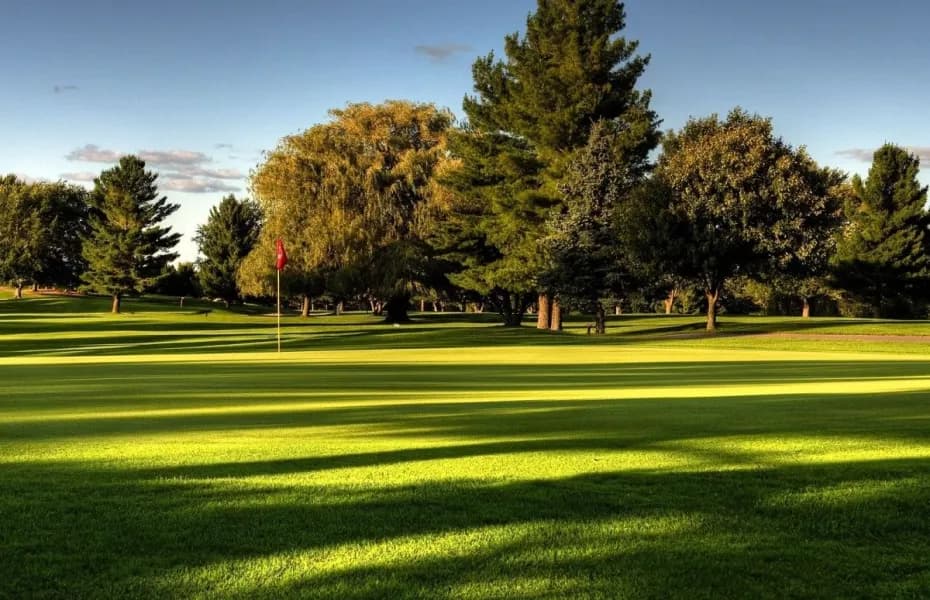 Fawn Meadows Golf & Country Club — photo 2