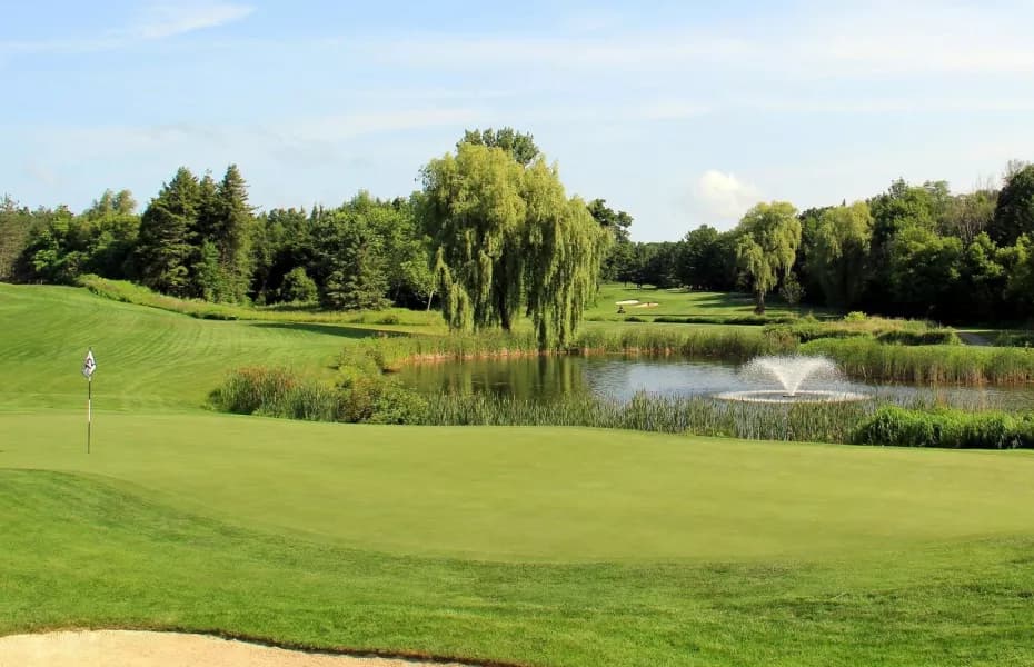 Meadowbrook Golf & Country Club golf course