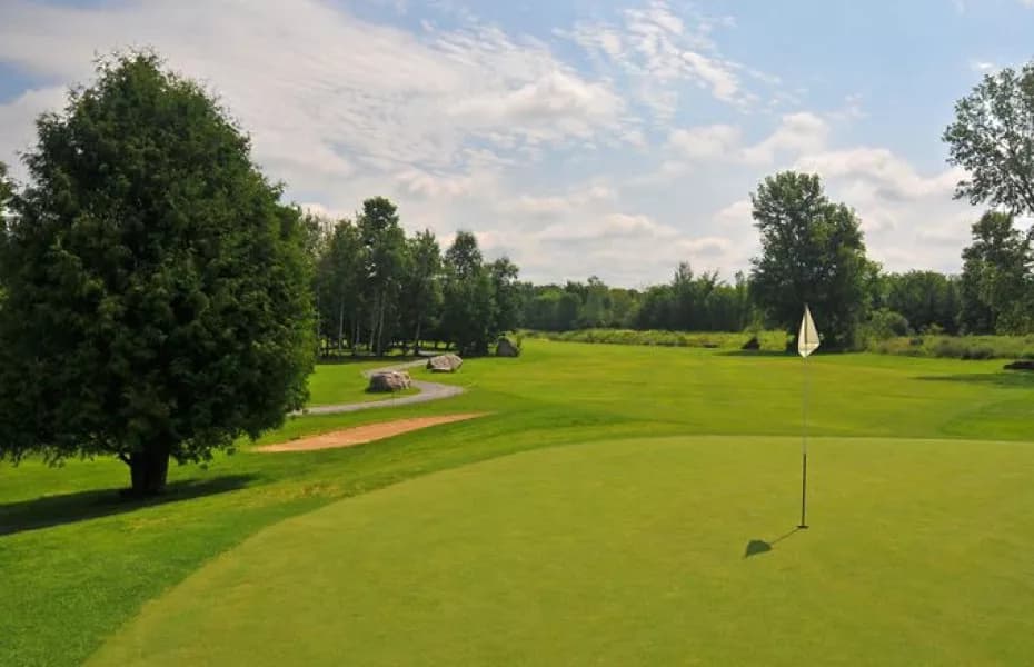 Metcalfe Golf Club - 18 hole — photo 2