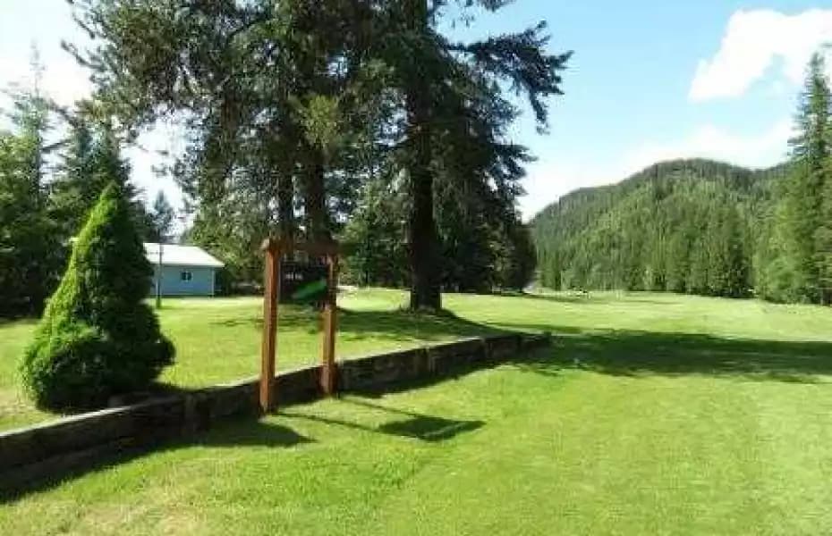 Slocan Lake Golf Club — photo 2