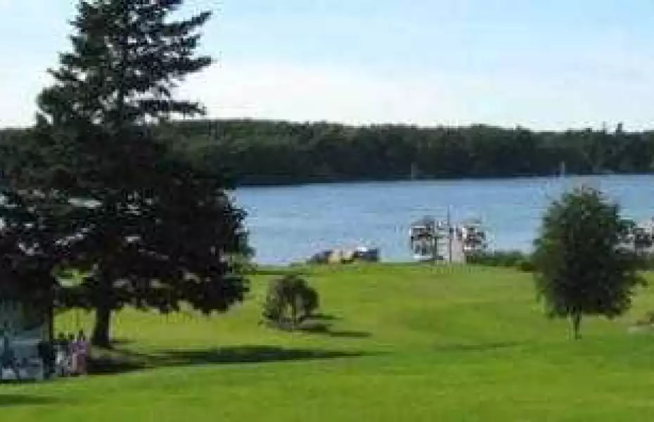 Grenadier Island Country Club golf course