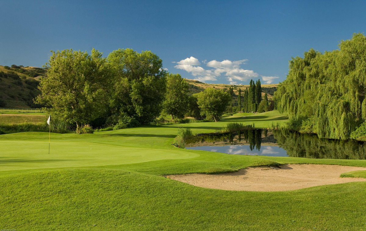Spallumcheen Golf & Country Club golf course