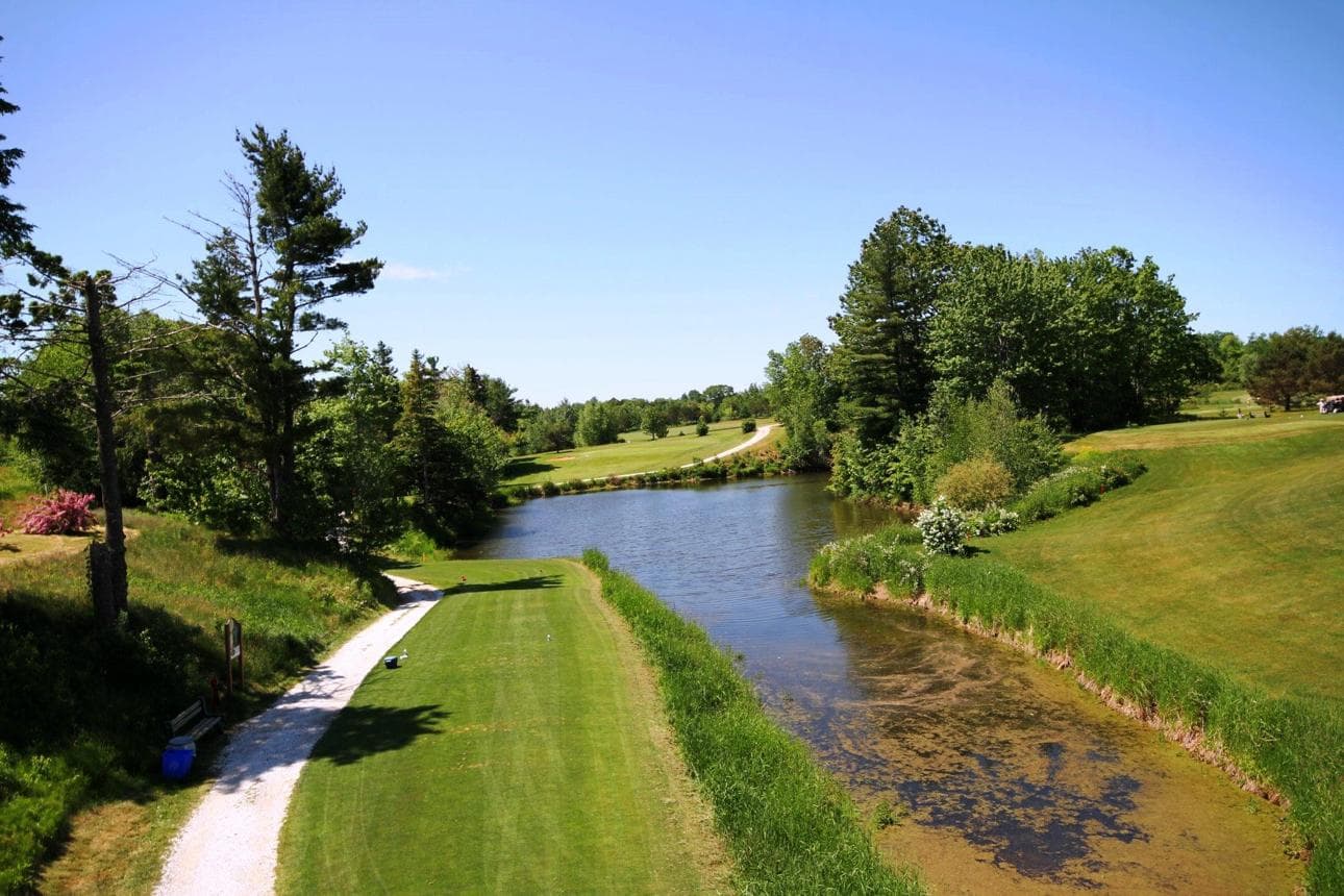 Eagle Crest Golf Course golf course in 2075 Lakewood Rd, Centreville, NS B0P 1J0, Canada