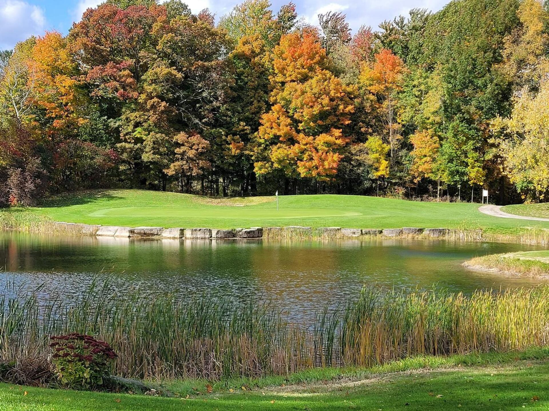Pine Knot Golf & Country Club golf course